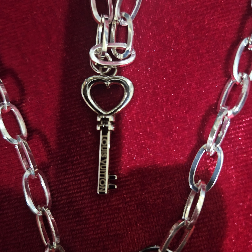 Louis Vuitton Silver Necklace with Key and Lock - Picture 2 of 3